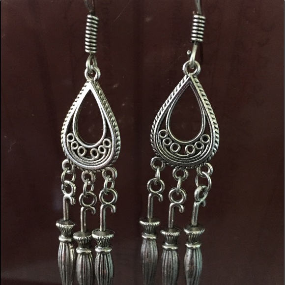 Beautiful silver earrings. - Picture 1 of 1